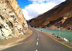 KASHMIR & LADAKH By Road Via Kargil